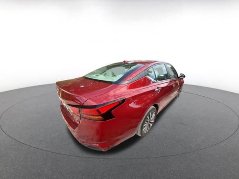 Used 2025 Nissan Altima 2.5 SV FWD image 6