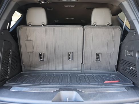 Used 2022 GMC Yukon Denali w/ Advanced Technology Package RWD image 22