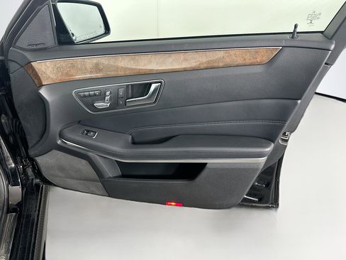 Used 2014 Mercedes-Benz E 350 Sedan image 33