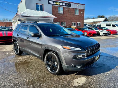 Used 2016 Jeep Cherokee Latitude w/ Cold Weather Group image 3