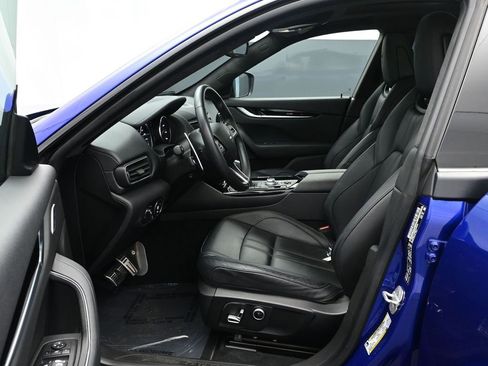 Used 2023 Maserati Levante Modena image 12