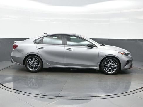 Used 2024 Kia Forte GT-Line w/ GT-Line Premium Package FWD image 7