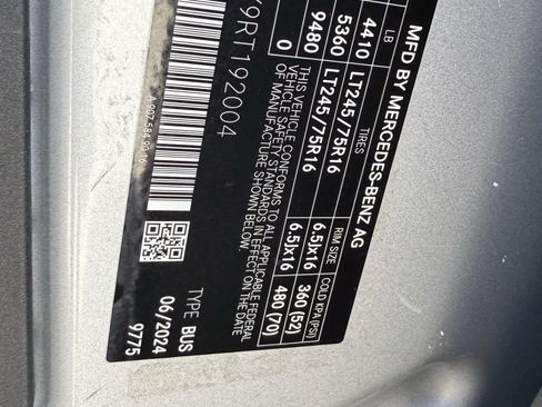 Used 2024 Mercedes-Benz Sprinter 2500 image 28