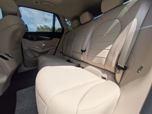 Used 2018 Mercedes-Benz GLC 300 image 12