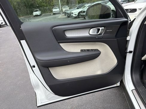 Used 2026 Volvo XC40 B5 Ultra w/ Protection Package Premier image 14