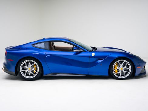 Used 2016 Ferrari F12 Berlinetta RWD image 18
