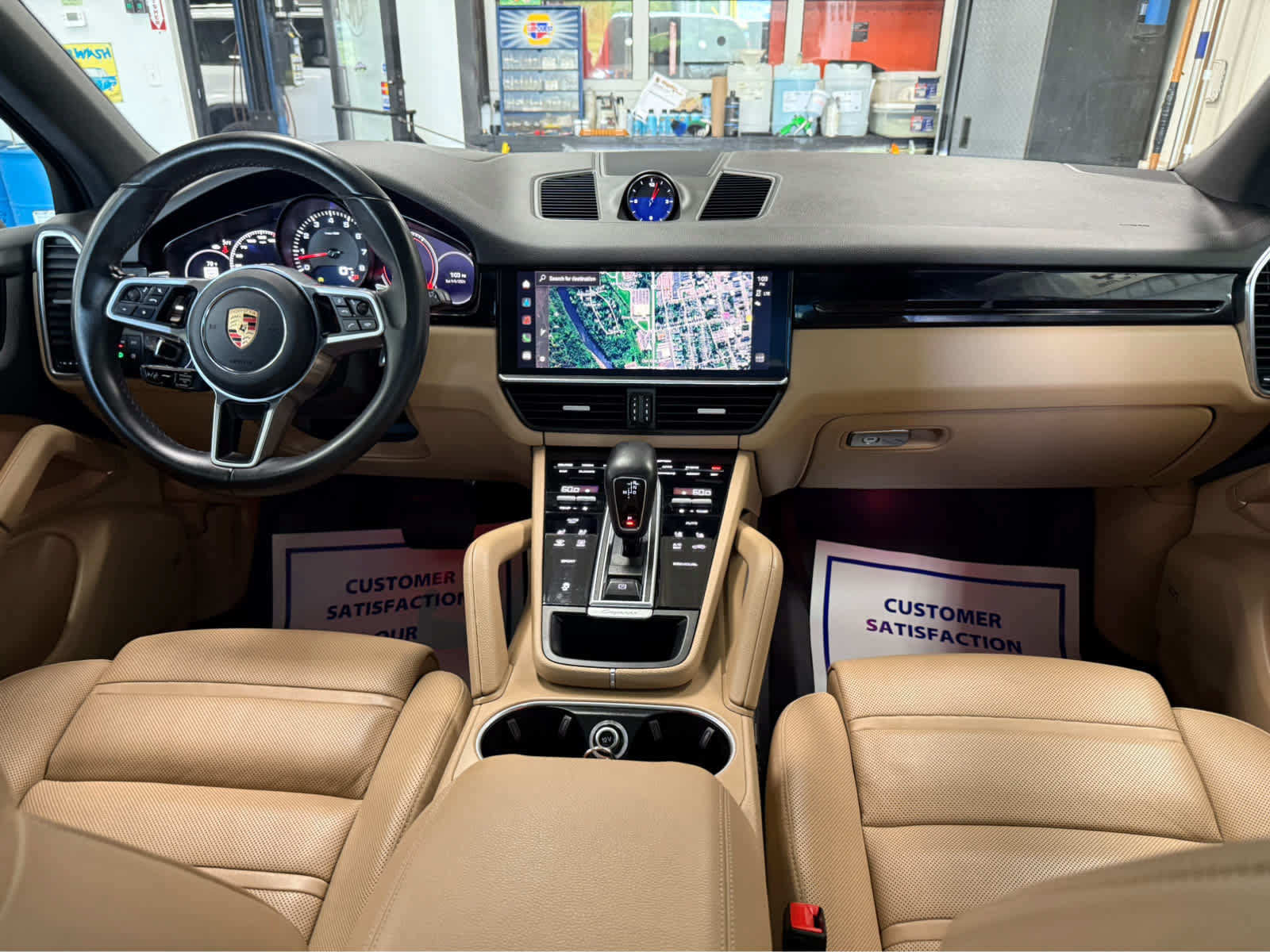Used 2023 Porsche Cayenne Platinum Edition AWD/4WD image 11