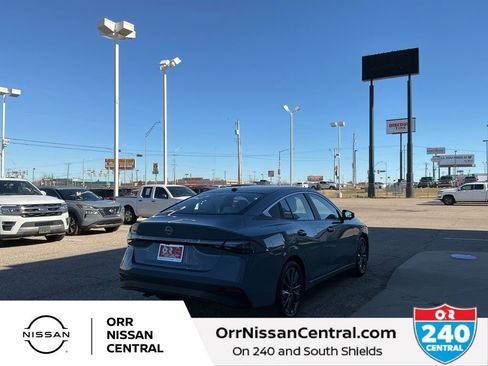 New 2026 Nissan Sentra SL w/ Floor Mat Package image 5