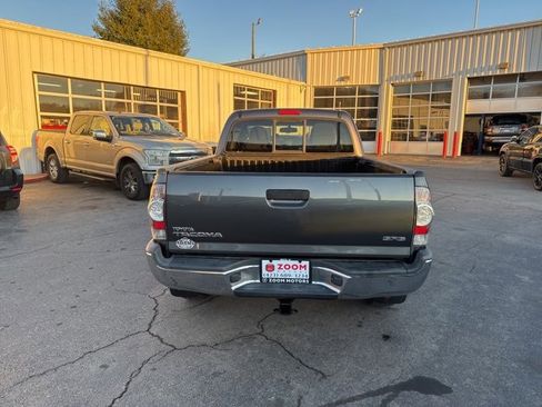 Used 2013 Toyota Tacoma 4x4 Access Cab image 7