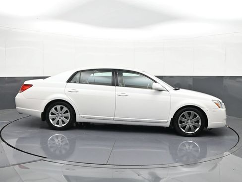 Used 2005 Toyota Avalon XLS FWD image 6