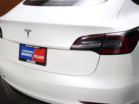 Used 2023 Tesla Model 3 Standard Range RWD image 17