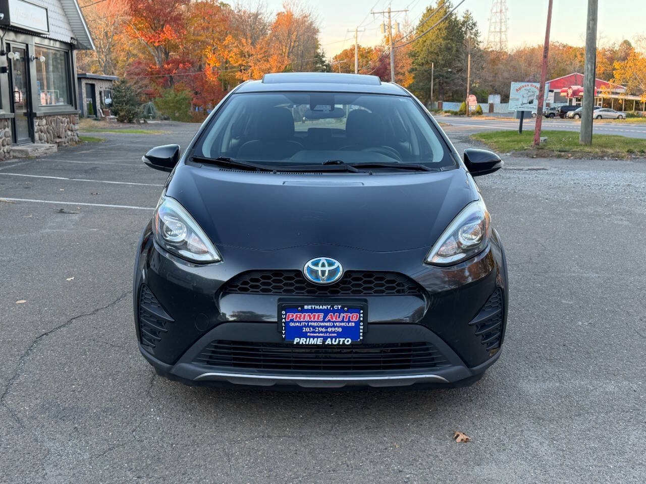Used 2018 Toyota Prius C Three FWD image 9