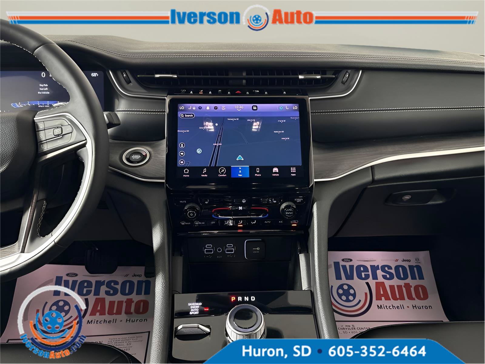 Used 2023 Jeep Grand Cherokee L Limited AWD/4WD image 30