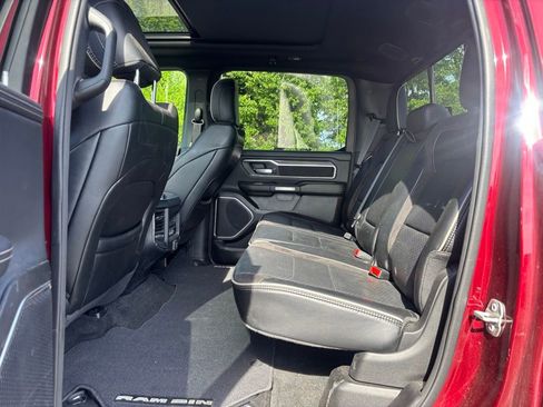 Used 2023 RAM 1500 Laramie AWD/4WD image 5