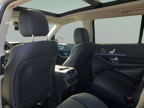 Certified 2026 Mercedes-Benz GLS 450 4MATIC image 10