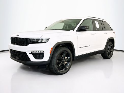 Used 2023 Jeep Grand Cherokee Limited w/ Black Appearance Package image 3