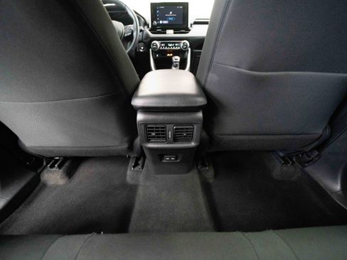 Used 2023 Toyota RAV4 SE image 22
