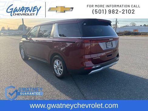 Used 2024 Kia Carnival LX image 7