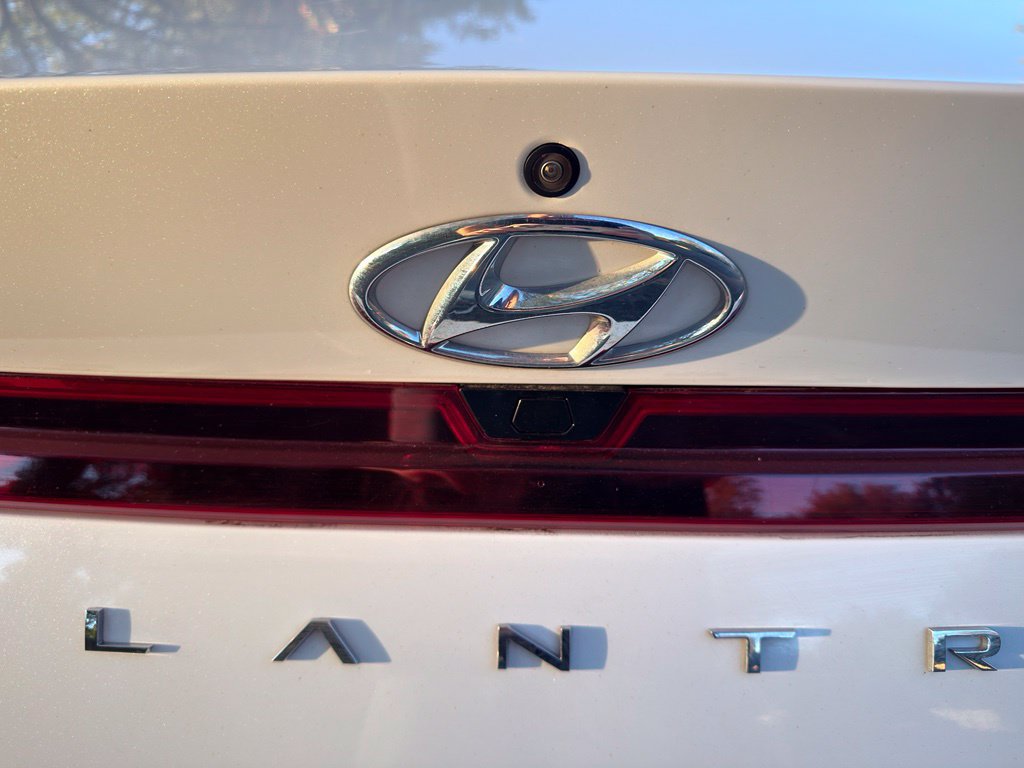 Used 2021 Hyundai Elantra SEL FWD image 17