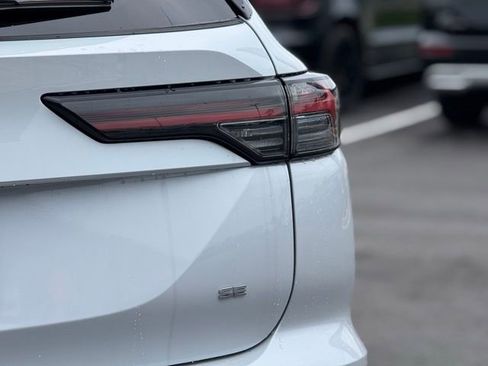 New 2025 Mitsubishi Outlander SE FWD image 10