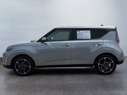 Used 2023 Kia Soul EX FWD image 6
