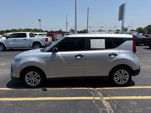 Used 2020 Kia Soul LX FWD image 6