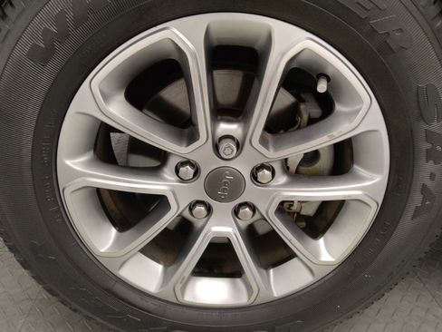 Used 2015 Jeep Grand Cherokee Limited image 31