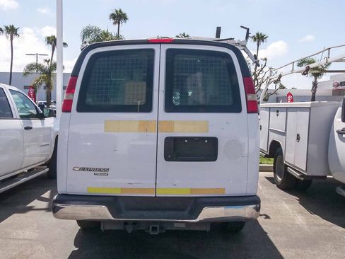 Used 2014 Chevrolet Express 2500 RWD image 8