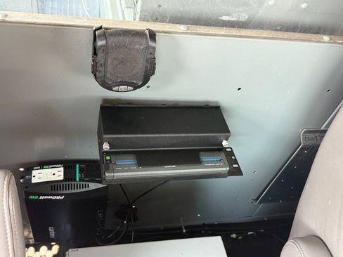 Used 2013 Chevrolet Express 2500 RWD image 23