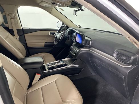 Used 2020 Ford Explorer XLT w/ Equipment Group 202A image 29