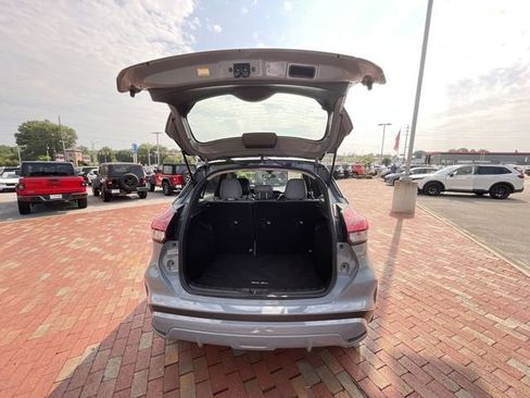 Used 2023 Nissan Kicks SR w/ SR Premium Package FWD image 31