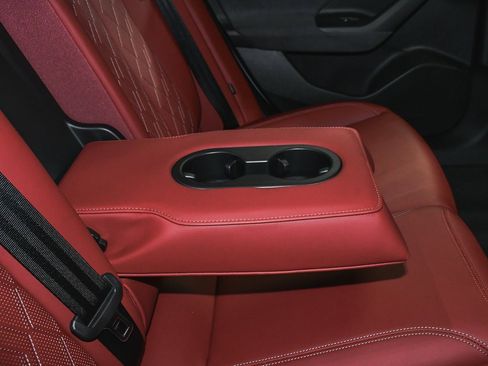 Used 2025 Audi S6 e-tron Prestige w/ 21" Black Optic Package image 65