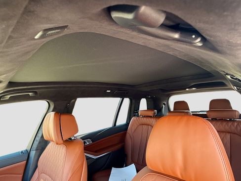 New 2026 BMW X7 M60i image 28