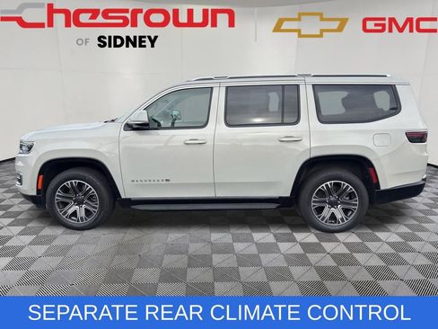 Used 2022 Jeep Wagoneer Series III image 2