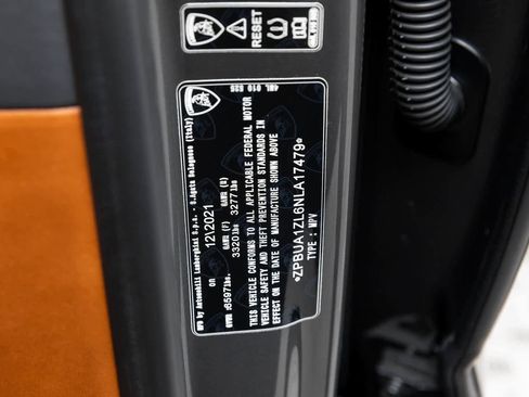 Used 2022 Lamborghini Urus image 23