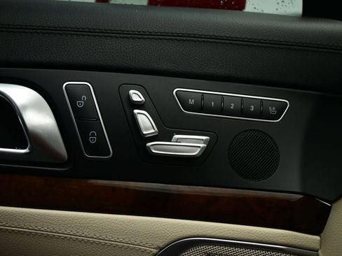 Used 2013 Mercedes-Benz SL 550 image 8