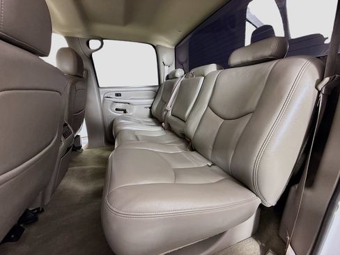 Used 2006 GMC Sierra 2500 SLT w/ Onstar Plus Package AWD/4WD image 22
