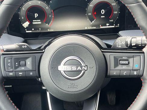 New 2025 Nissan Kicks SR w/ SR Premium Package image 23