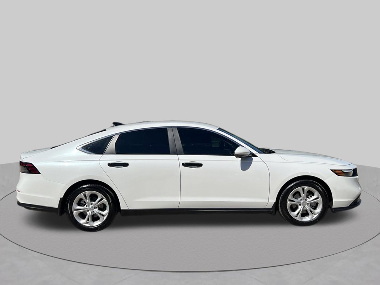 Used 2025 Honda Accord LX image 6