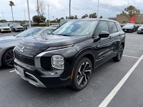 Used 2024 Mitsubishi Outlander SE FWD image 1