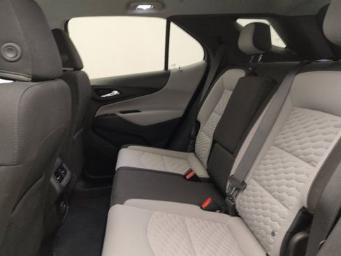 Used 2021 Chevrolet Equinox LS image 18