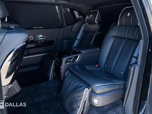 Used 2023 Rolls-Royce Phantom Extended Wheelbase RWD image 35