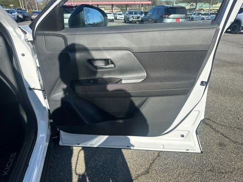 New 2026 Nissan Kicks S image 14