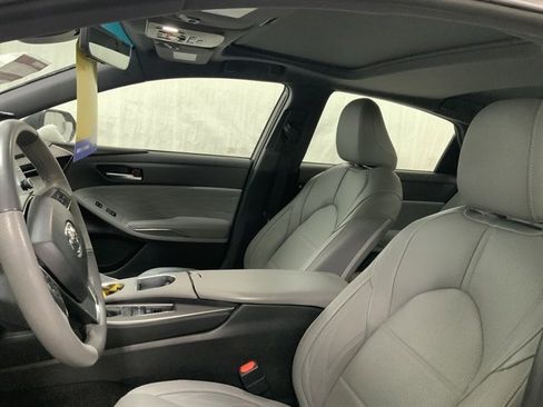 Used 2019 Toyota Avalon Limited image 26