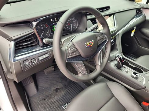 New 2025 Cadillac XT5 Premium Luxury w/ LPO, ONYX Package image 21