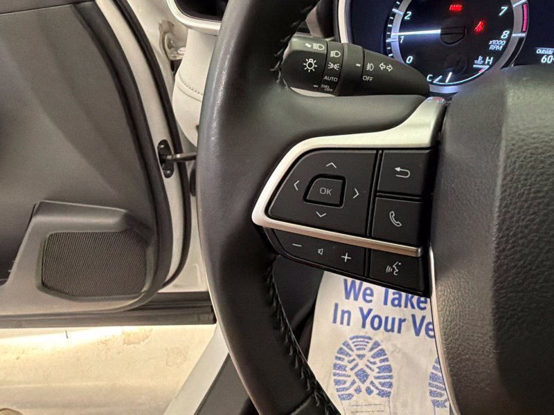 Used 2024 Toyota Highlander XLE AWD/4WD image 29