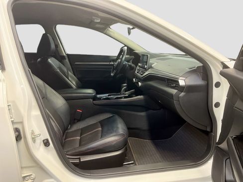 Used 2024 Nissan Altima 2.5 SR AWD/4WD image 25