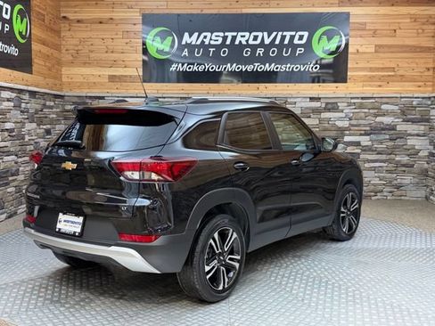 Used 2023 Chevrolet TrailBlazer LT w/ Convenience Package FWD image 9