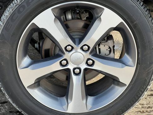 Used 2024 Jeep Grand Cherokee Limited w/ Trailer Tow Package image 6