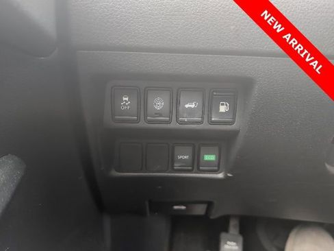 Used 2020 Nissan Rogue SV image 27